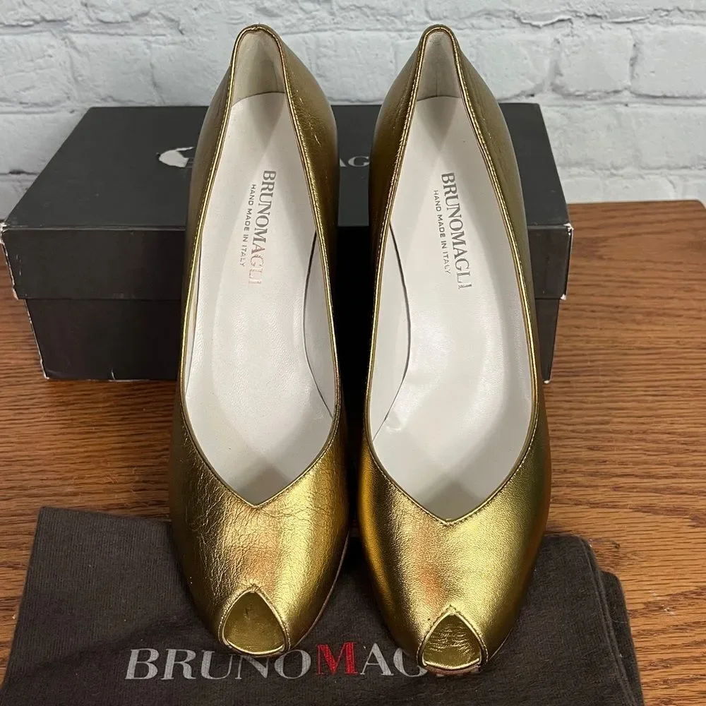 Bruno Magli Italian Nisako Carrera Gold open toe wedge heel New w/tags & box 7.5